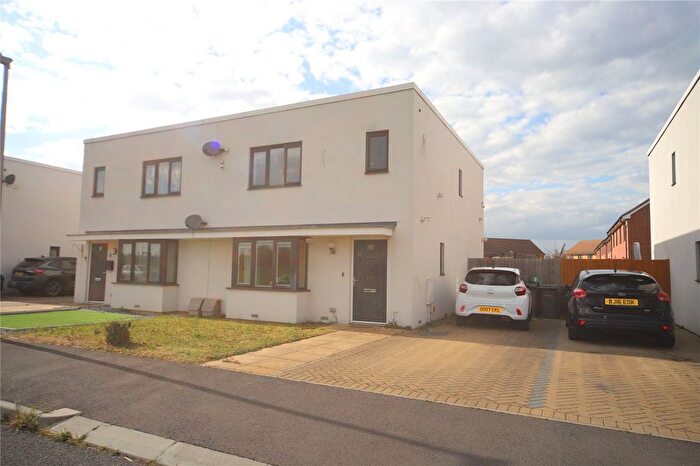 3 Bedroom Semi-Detached House To Rent In Shearwater Avenue, East Tilbury, Essex, RM18