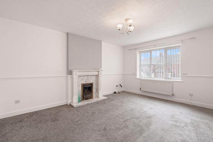 3 Bedroom Detached House To Rent In Tottington Road, Bolton, BL2
