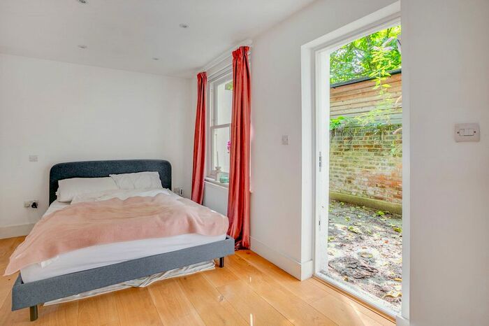 1 Bedroom Property To Rent In Shepherds Bush Road, London, W6