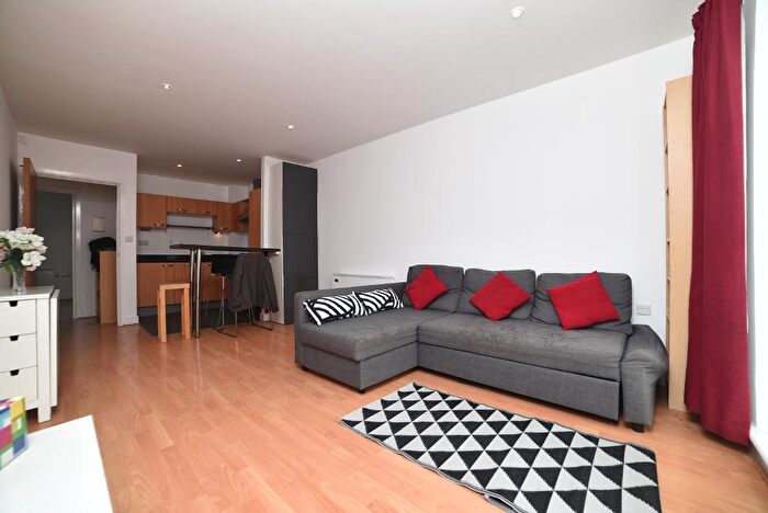 1 Bedroom Flat To Rent In Morton Close, London, E1