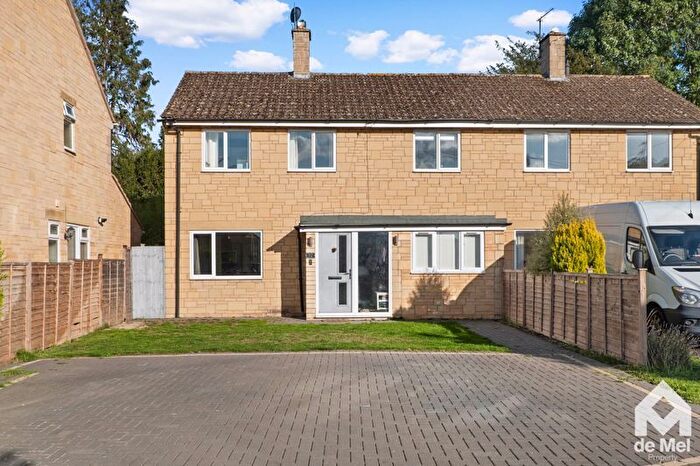 5 Bedroom Semi-Detached House For Sale In Oak Gardens, Bredon, GL20