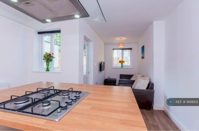 5 Bedroom Terraced House To Rent In Grenville Road, Southsea, PO4