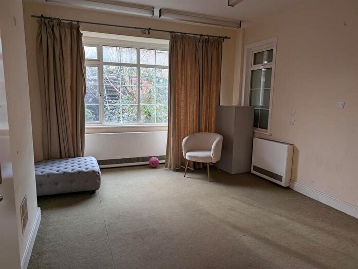 1 Bedroom Property To Rent In Kingston Road, KT3