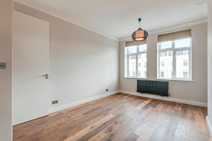 1 Bedroom Flat To Rent In Abercorn Mansions, Abercorn Place, St John's Wood, London, NW8