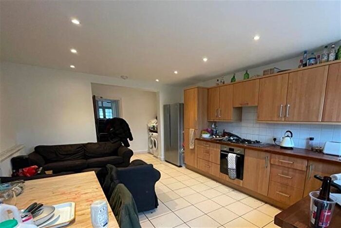 5 Bedroom End Of Terrace House To Rent In Kenilworth Avenue, Cowley, Oxford, OX4