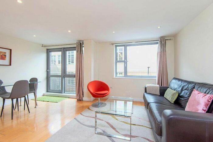 2 Bedroom Flat To Rent In Naoroji Street, London, WC1X