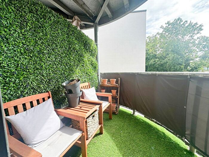 1 Bedroom Flat To Rent In Stephenson House, High Road, London, N15