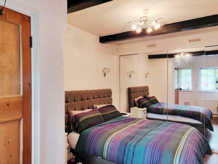 1 Bedroom Flat To Rent In Manor Road, Ruislip, HA4