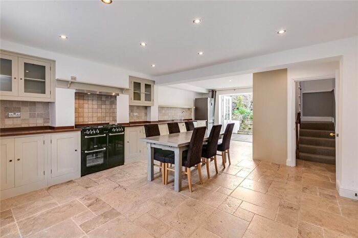 3 Bedroom Terraced House To Rent In Linton Street, Barnsbury, N1