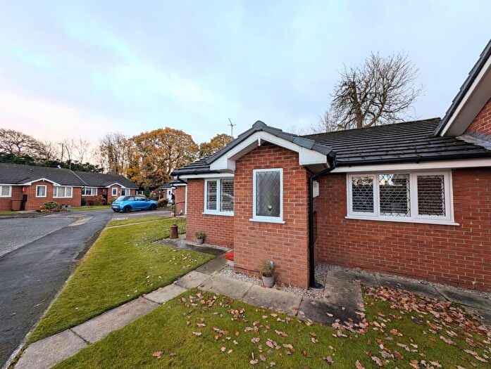 2 Bedroom Bungalow For Sale In Shetland Drive, Wirral, CH62