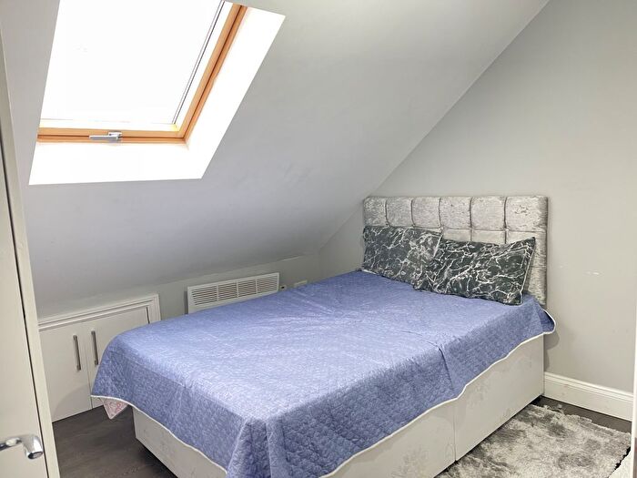 2 Bedroom Flat To Rent In Billet Road, London, E17