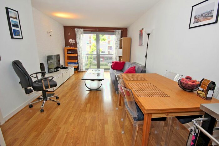 2 Bedroom Flat To Rent In Utah Building, Deals Gateway, London, Greater London, SE13