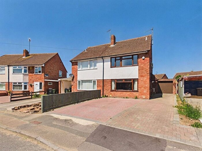 4 Bedroom Semi Detached House For Sale In Ennerdale Avenue, Longlevens, Gloucester, GL2