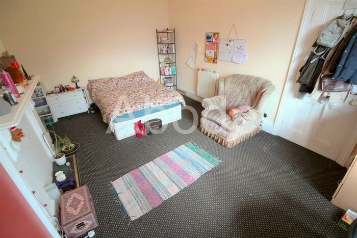 5 Bedroom House To Rent In Moorland Avenue, Hyde Park, Leeds, LS6