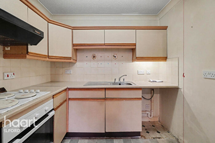 1 Bedroom Retirement Property For Sale In Pittman Gardens, Ilford, IG1