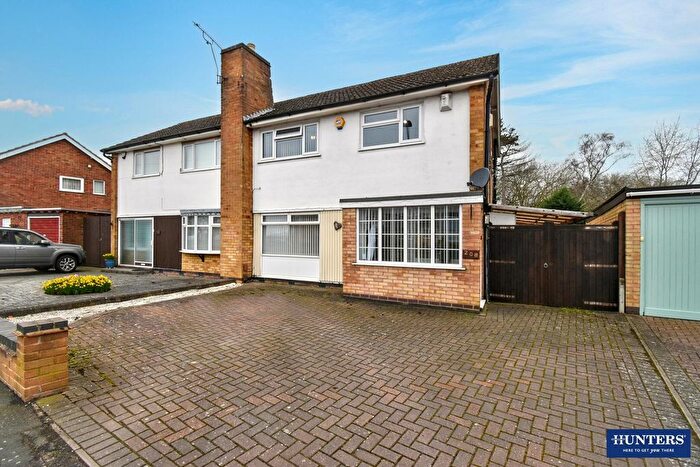 3 Bedroom Semi Detached House For Sale In Gloucester Crescent, Wigston, LE18