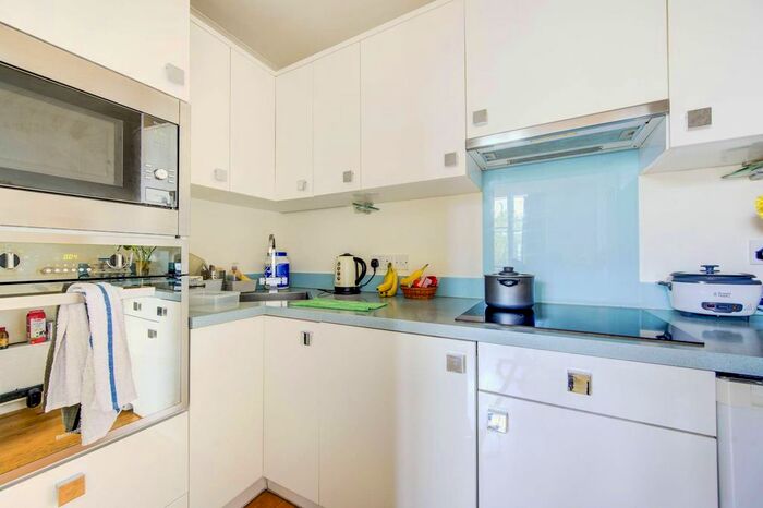 2 Bedroom Flat For Sale In Eardley Crescent, Earls Court, London, SW5