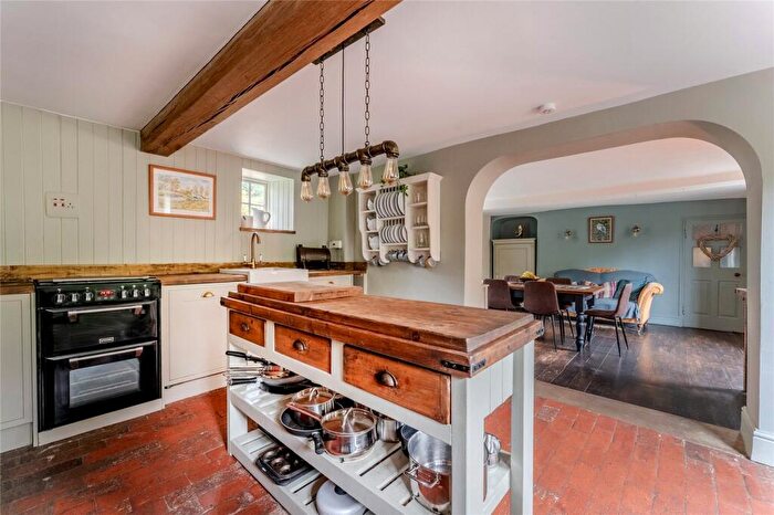 6 Bedroom Semi-Detached House For Sale In Mill Lane, Islip, Northamptonshire, NN14
