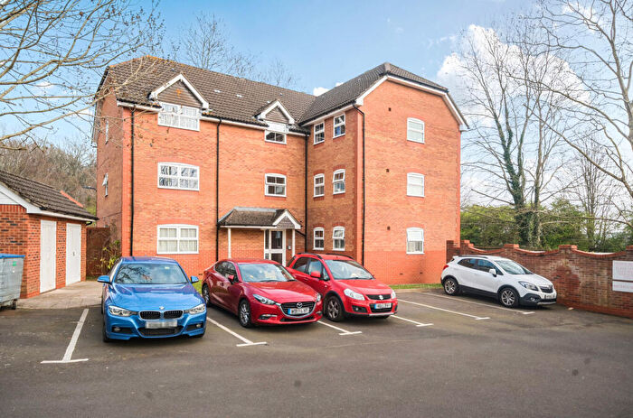 1 Bedroom Flat For Sale In Chelveston Crescent, Aldermoor, Southampton, Hampshire, SO16