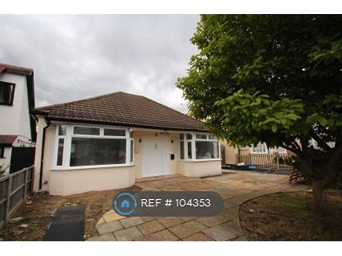 4 Bedroom Bungalow To Rent In I, Croydon, CR0