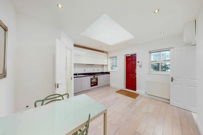 2 Bedroom Flat To Rent In Gloucester Place, Marylebone, W1U