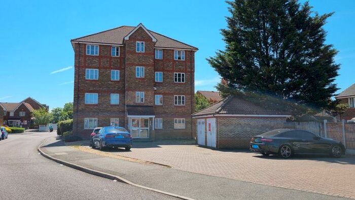2 Bedroom Flat To Rent In Fairway Drive, Thamesmead, London, SE28