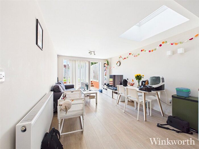 2 Bedroom Flat To Rent In Noel Road, London, W3