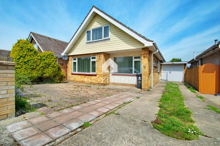 4 Bedroom Detached House To Rent In Aylesbury Drive, Holland-On-Sea, Clacton-On-Sea, CO15