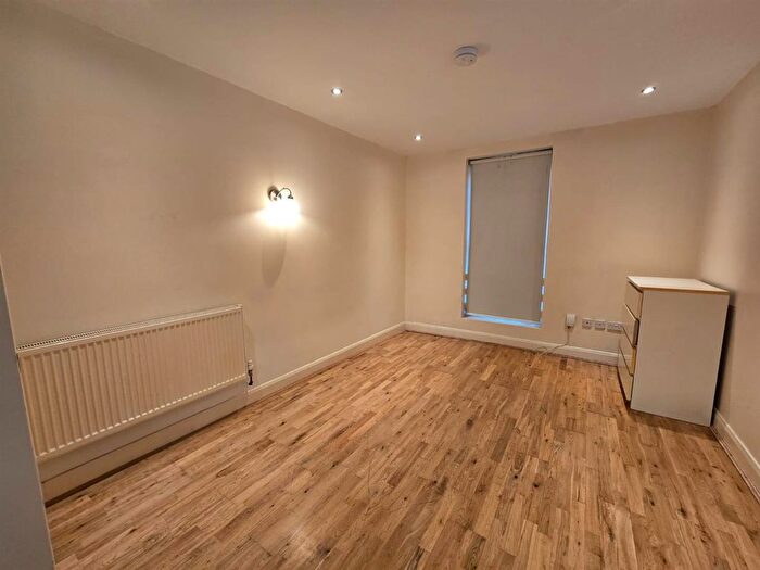 1 Bedroom Flat To Rent In Talbot Road, London, N15