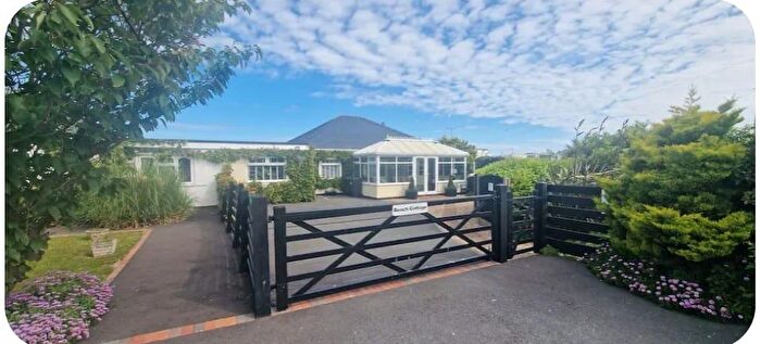 5 Bedroom Semi-Detached Bungalow For Sale In Southlands Road, Kinmel Bay, LL18