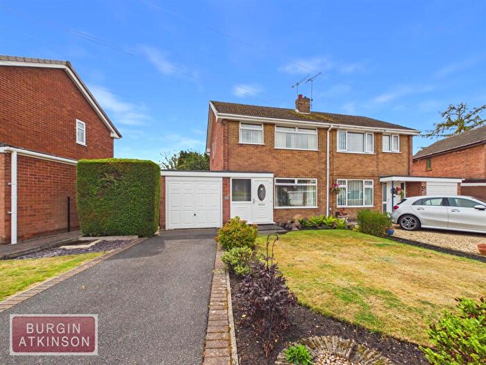 3 Bedroom Semi Detached House For Sale In St. Saviours Close, Retford, DN22