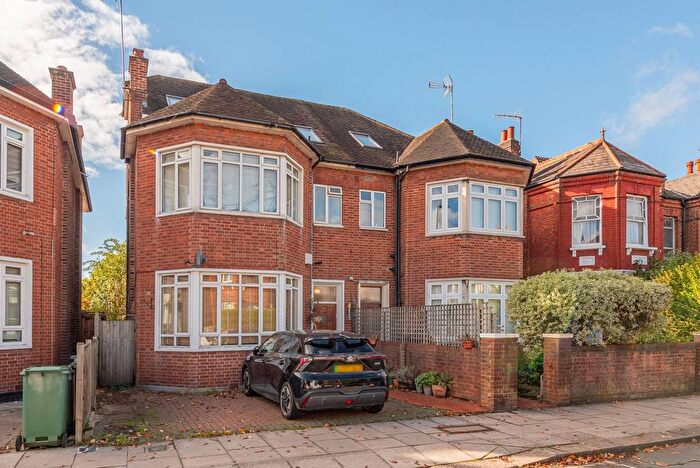 6 Bedroom Semi Detached House For Sale In Fordwych Road, Cricklewood, London, NW2