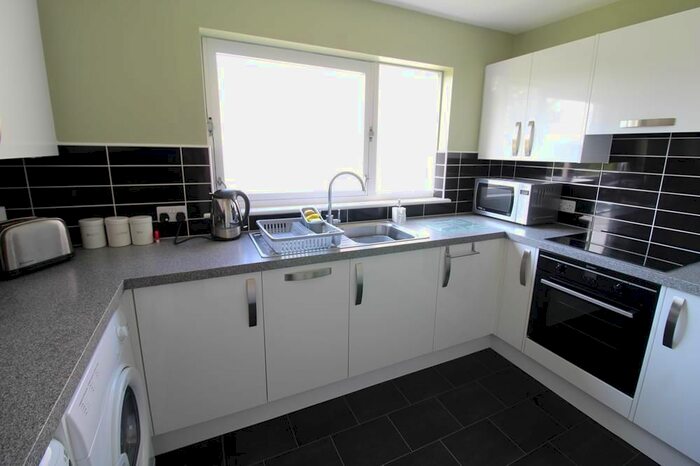 2 Bedroom Flat To Rent In Cairn Park, Cults, AB15