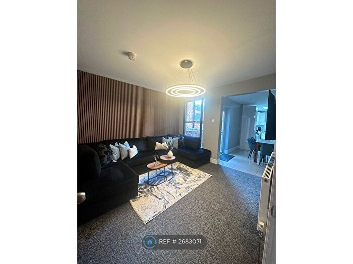 6 Bedroom End Terrace House To Rent In Balfour Road, Nottingham, NG7