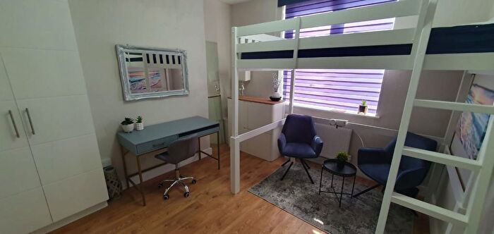 4 Bedroom Maisonette To Rent In Borough Road, Darlington, DL1