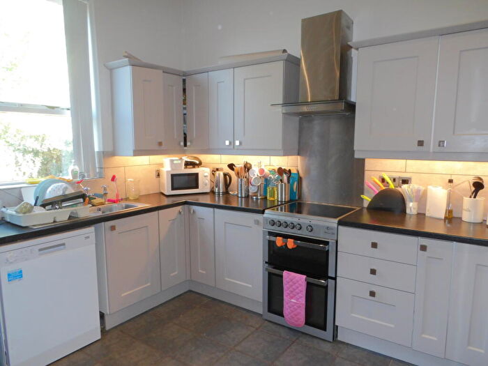 6 Bedroom House To Rent In Beds £pppw Elm Tree Avenue, West Bridgford, NG2