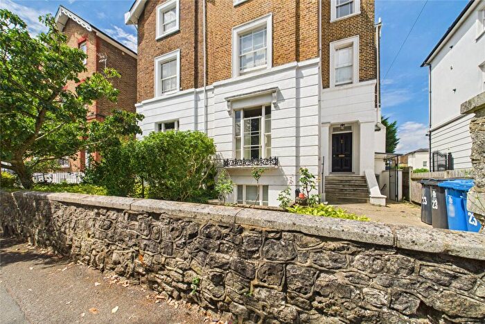 1 Bedroom Apartment To Rent In Trinity Place, Windsor, Berkshire, SL4