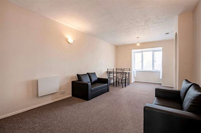 2 Bedroom Flat For Sale In Garrison Close, Woolwich, SE18