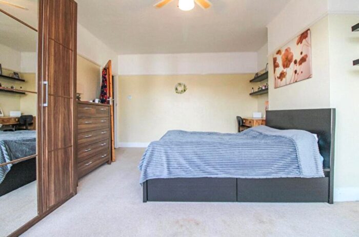 3 Bedroom House To Rent In Craigen Avenue, Croydon, Surrey, CR0