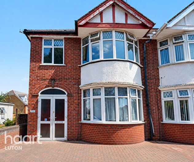 3 Bedroom Semi Detached House For Sale In Old Bedford Road, Luton, LU2