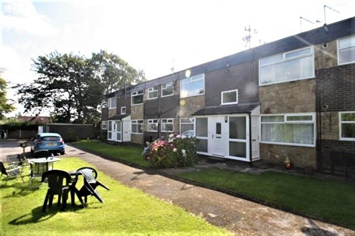 2 Bedroom Flat To Rent In Alwoodley Court Gardens, Alwoodley, Leeds, LS17