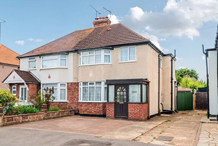 3 Bedroom Semi Detached House For Sale In Lindsay Road, New Haw, KT15