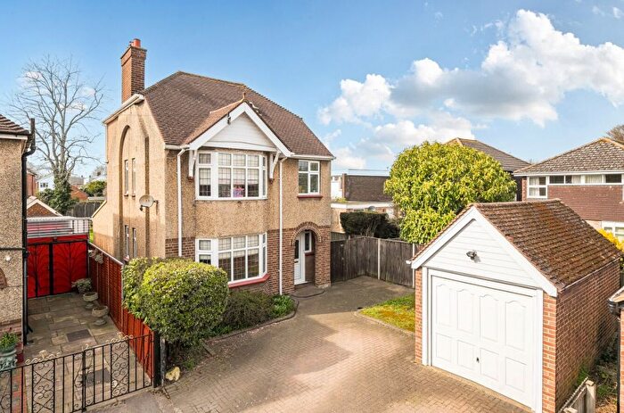 5 Bedroom Detached House For Sale In Talbot Road, Bedford, MK40