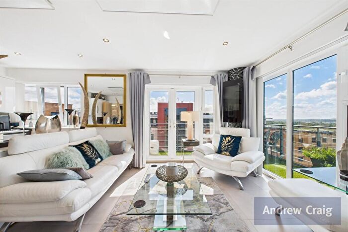 2 Bedroom Apartment For Sale In , The Bar, St. James Gate, NE1