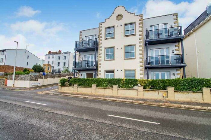 2 Bedroom Flat To Rent In The Esplanade, Folkestone, CT20