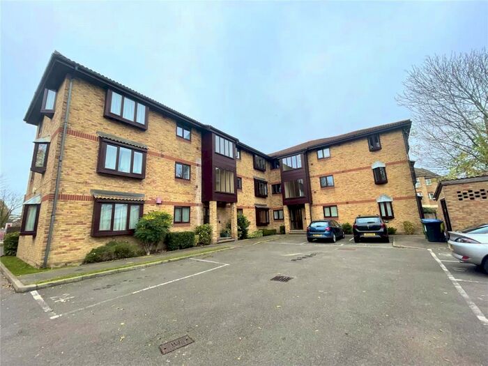 1 Bedroom Apartment To Rent In St. Georges Close, Horley, Surrey, RH6