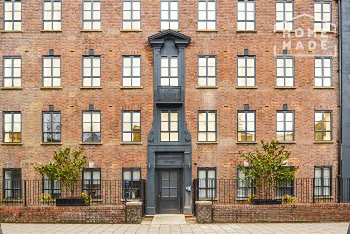 1 Bedroom Apartment To Rent In Brixton Junction, Brixton, SE24