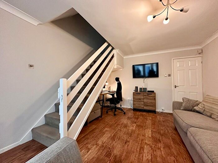 2 Bedroom Terraced House For Sale In Hogarth Close, Bradwell, NR31