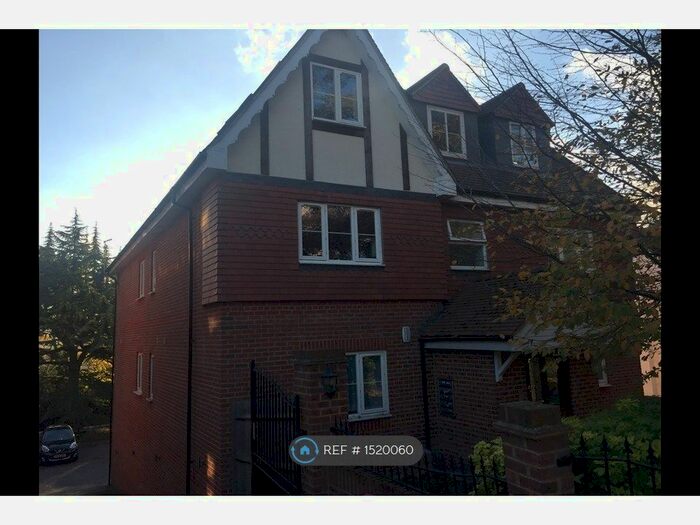 2 Bedroom Flat To Rent In Russell Hill, Purley, CR8