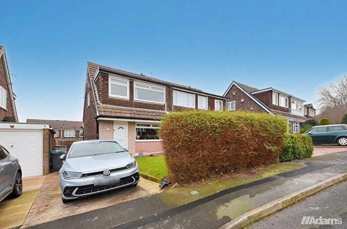3 Bedroom Semi-Detached House For Sale In Sandown Close, Runcorn, WA7